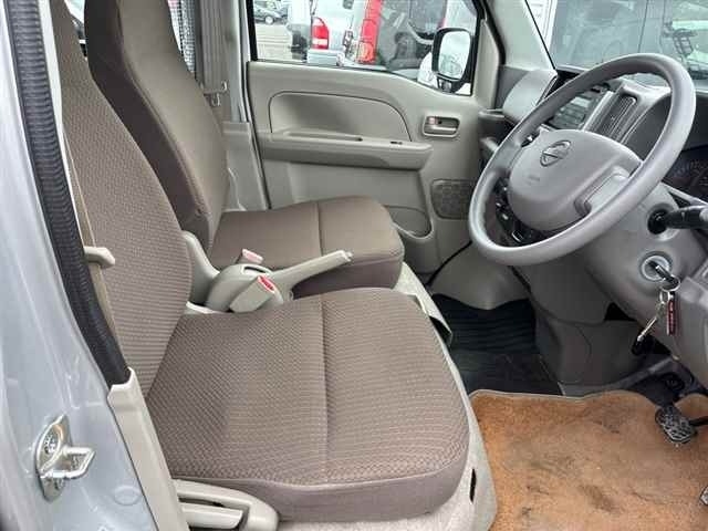 NISSAN CLIPPER