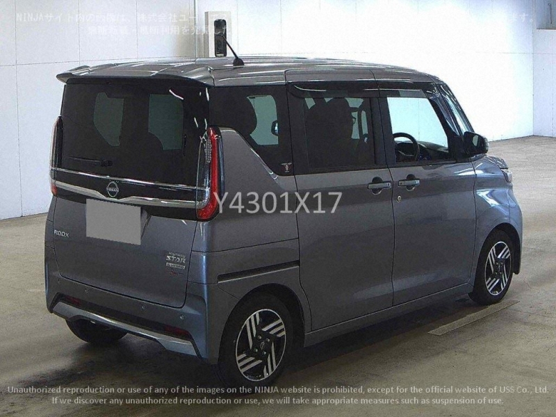NISSAN ROOX
