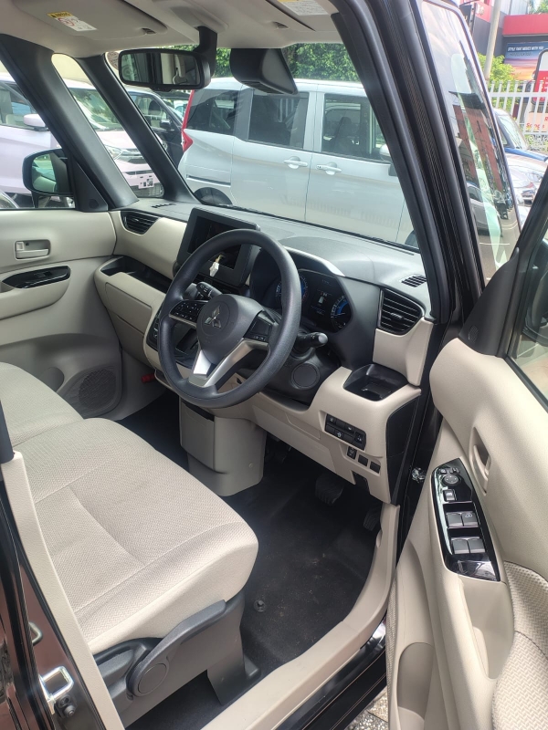 MITSUBISHI EK SPACE