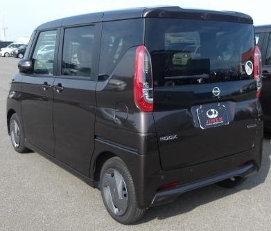 NISSAN ROOX